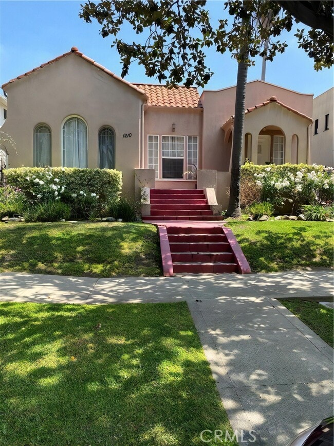 1210 S Citrus Ave