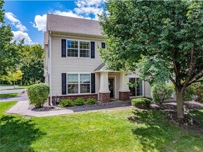 875 Braunworth Ct in Chaska, MN - Building Photo - Building Photo