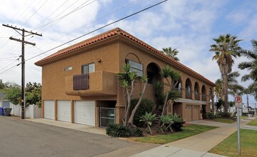 Freeman Palms Apartments in Oceanside, CA - Building Photo - Building Photo