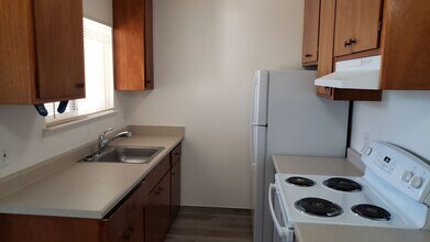 230 San Antonio Ave in San Bruno, CA - Building Photo - Building Photo