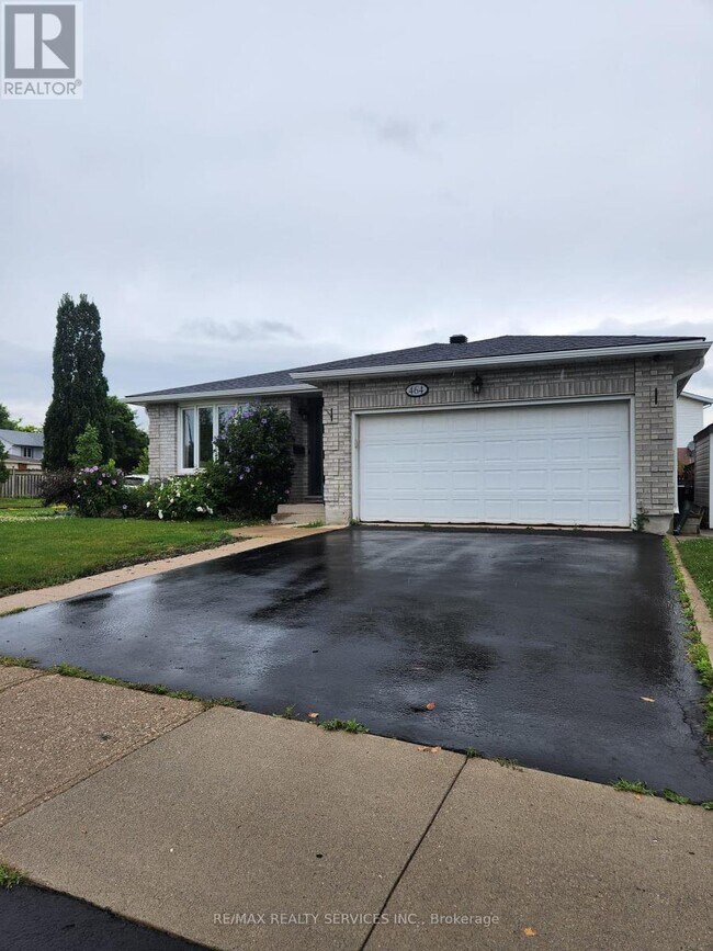 property at 464 Thorndale Dr