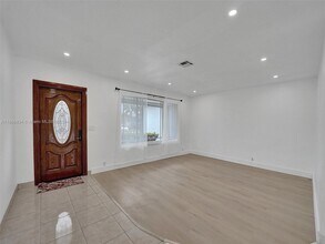 5405 McKinley St in Hollywood, FL - Building Photo - Building Photo