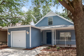 732 Cape Cod Cir in Valrico, FL - Building Photo - Building Photo