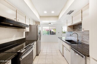 1036 E Geneva Dr in Tempe, AZ - Building Photo - Building Photo