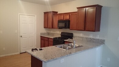 8969 Castledowns St in Las Vegas, NV - Building Photo - Building Photo