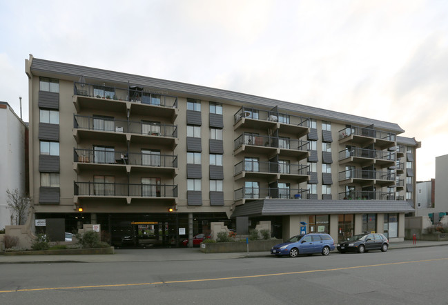 Chung Wah  Mansion in Victoria, BC - Building Photo - Building Photo