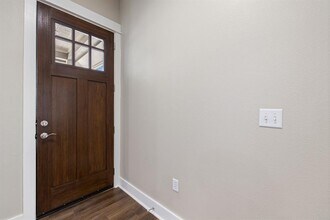 1702 Cedar Bend Dr in Austin, TX - Building Photo - Building Photo