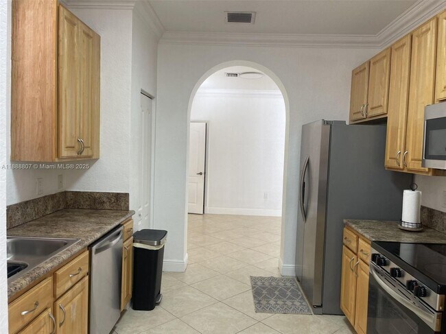 3725 NE 10th St in Homestead, FL - Building Photo - Building Photo