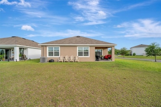 16341 Little Garden Dr in Wimauma, FL - Foto de edificio - Building Photo