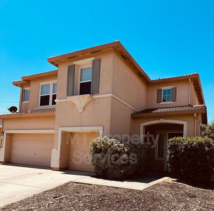 9654 Little Harbor Way in Elk Grove, CA - Building Photo