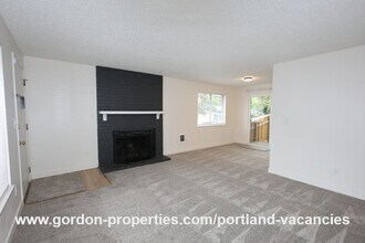 4239 SE 15th Ave in Portland, OR - Building Photo - Building Photo