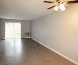 3001 Bee Ridge Rd in Sarasota, FL - Building Photo - Building Photo