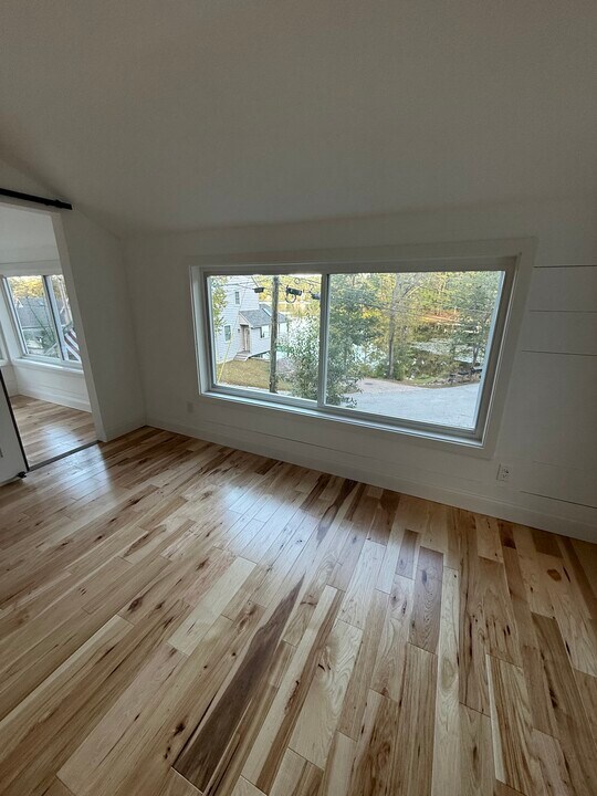 24 Milford St in Amherst, NH - Building Photo