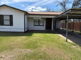 6214 Iron Rock Ave in Houston, TX - Building Photo
