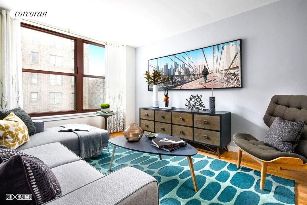 33 Lincoln Rd in Brooklyn, NY - Building Photo