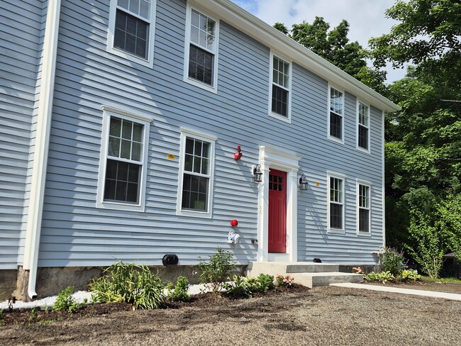 16 Elmwood St, Unit #4