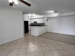 8235 Ibis Club Dr in Naples, FL - Foto de edificio - Building Photo