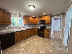 350 Pearl St, Unit 1 in Manchester, NH - Building Photo - Building Photo