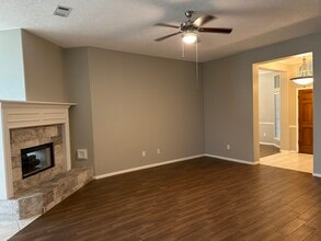 18818 Harbor Key Cir in Houston, TX - Foto de edificio - Building Photo