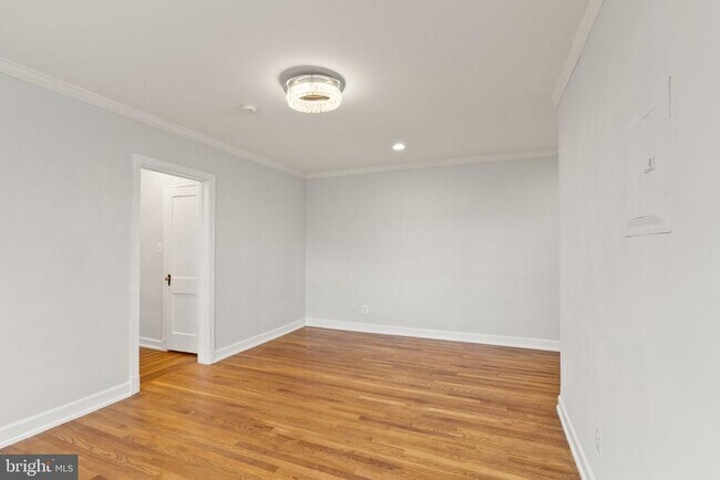 939 Longfellow St NW in Washington, DC - Building Photo - Building Photo