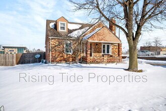 1937 N Sunny Ridge Rd in Dayton, OH - Building Photo - Building Photo