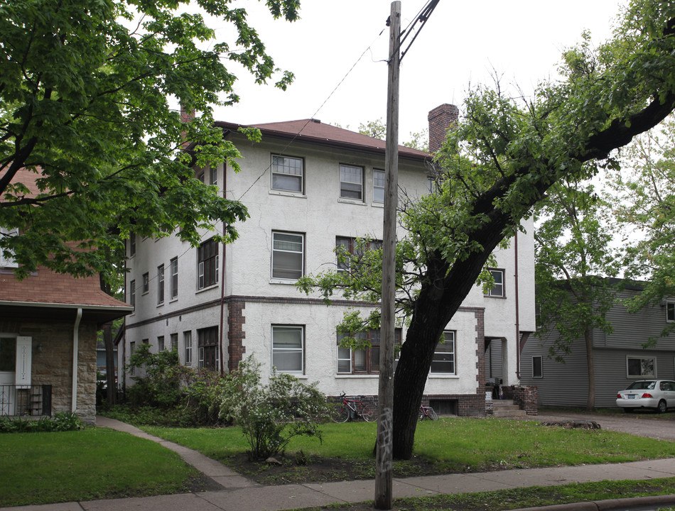 315 11th Ave SE in Minneapolis, MN - Building Photo