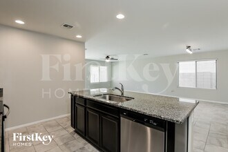 11562 W Oilseed Dr in Marana, AZ - Foto de edificio - Building Photo