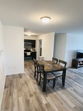 101 W Elk Trail in Carol Stream, IL - Building Photo - Building Photo