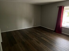 28020 Universal Dr in Warren, MI - Building Photo - Building Photo