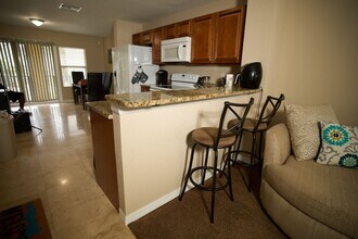 536 Vincinda Crest Way in Tampa, FL - Building Photo - Building Photo