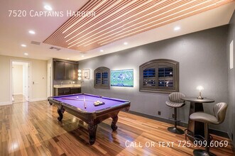 7520 Captains Harbor Dr in Las Vegas, NV - Building Photo - Building Photo