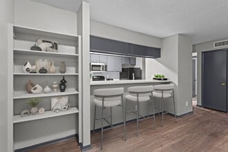 Harwell Apartments in Dallas, TX - Building Photo - Building Photo