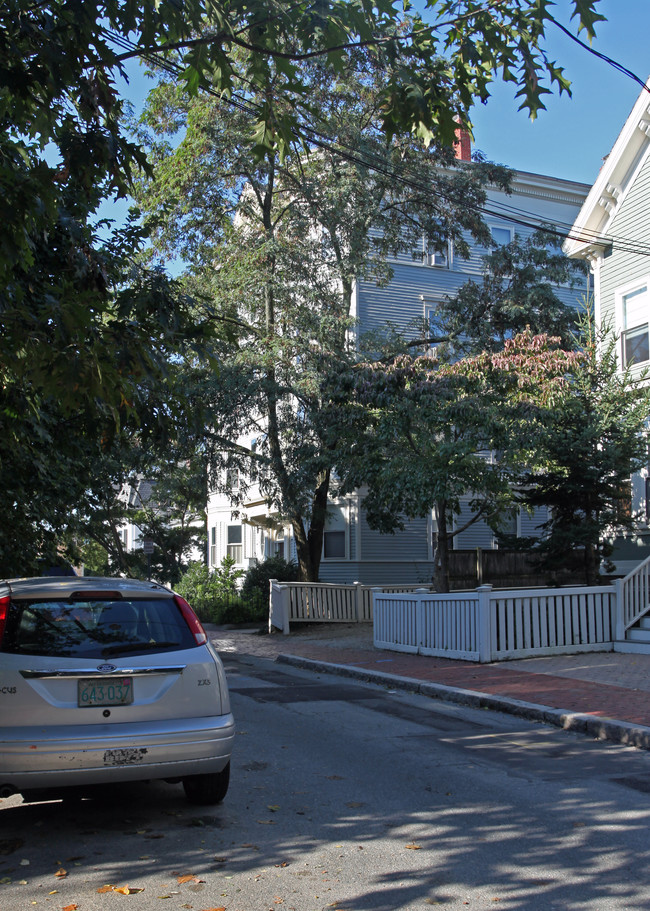 4-6 Clinton St in Cambridge, MA - Foto de edificio - Building Photo