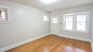 5044 Mardel Ave in St. Louis, MO - Foto de edificio - Building Photo