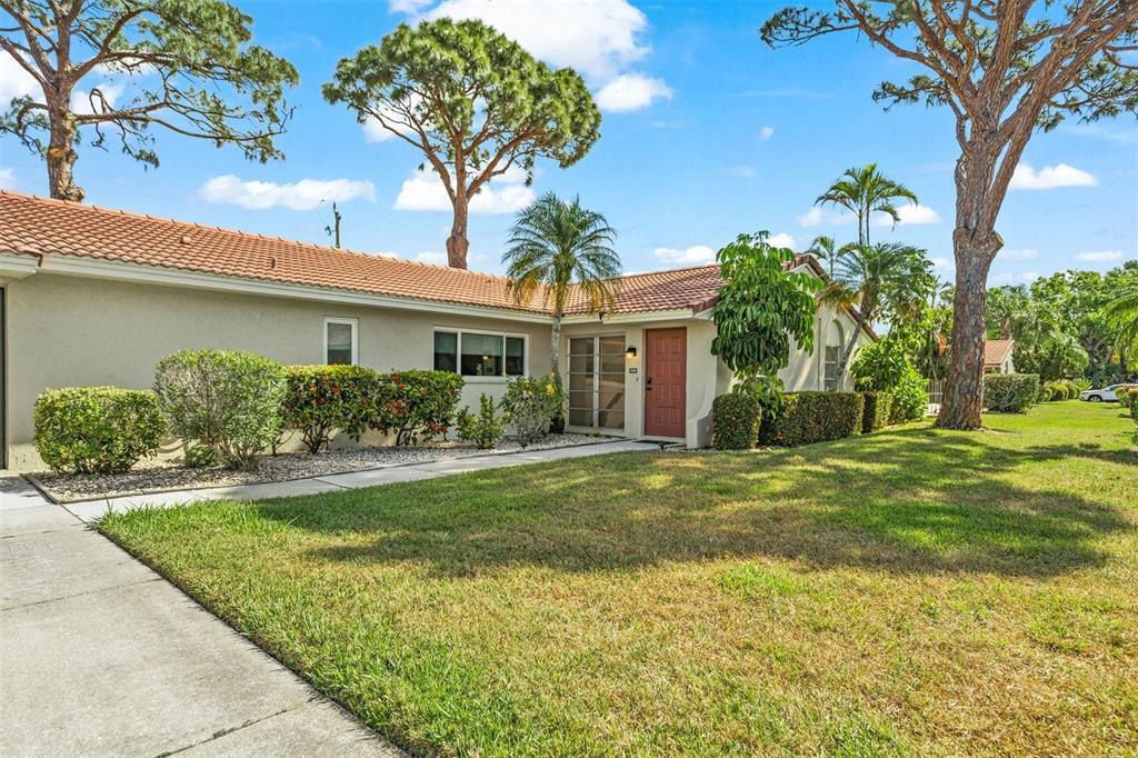 2169 Pueblo Cir in Sarasota, FL - Building Photo