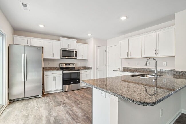 6029 Elena Lynn Ct in Charlotte, NC - Foto de edificio - Building Photo