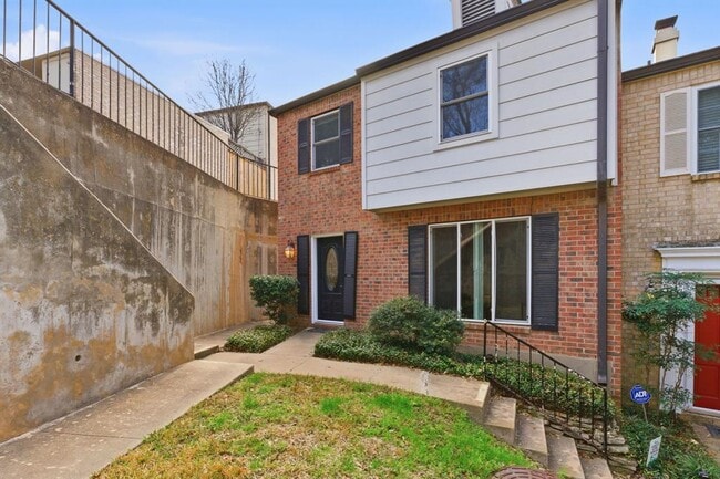 6631 Valleyside Rd in Austin, TX - Building Photo - Building Photo