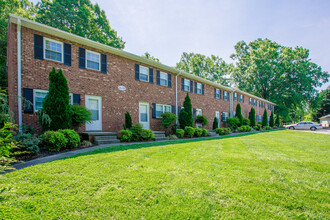 Elon Place Apartments in Elon, NC - Foto de edificio - Building Photo