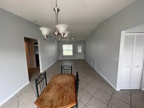5282 Canal Cir W in Greenacres, FL - Building Photo - Building Photo