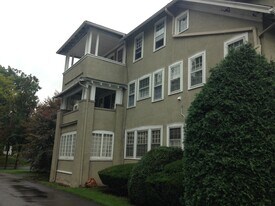 1529 Adams Ave, Unit 3rdFloorREAR in Dunmore, PA - Building Photo