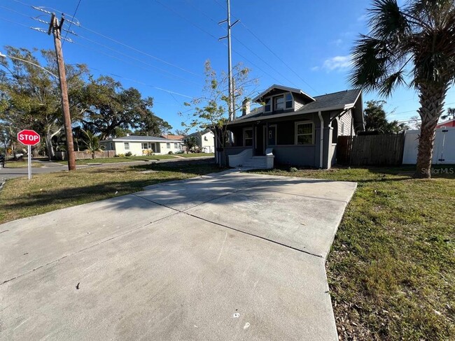 5200 2nd Ave S in St. Petersburg, FL - Building Photo - Building Photo