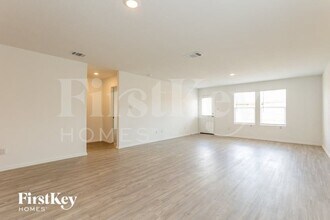 10627 Erinita Way in Converse, TX - Building Photo - Building Photo