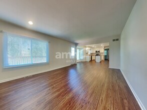 1929 Morningside Dr in Florence, KY - Building Photo - Building Photo