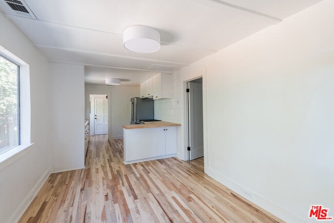 4013 Sunset Dr in Los Angeles, CA - Building Photo - Building Photo