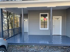 210 Locust Ave, Unit 1 in Fairmont, WV - Building Photo