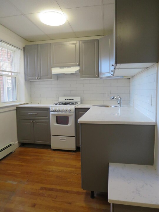 32 College Ave in Somerville, MA - Building Photo