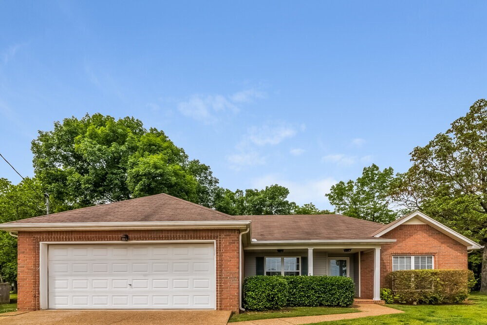 816 Thomas Bay Ct in Nashville, TN - Building Photo