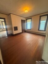 86 Chestnut Pl in Brookline, MA - Building Photo