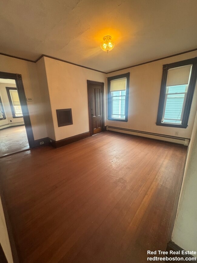 property at 86 Chestnut Pl