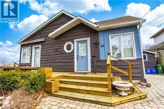 98 Creanona Blvd in Hamilton, ON - Building Photo - Building Photo